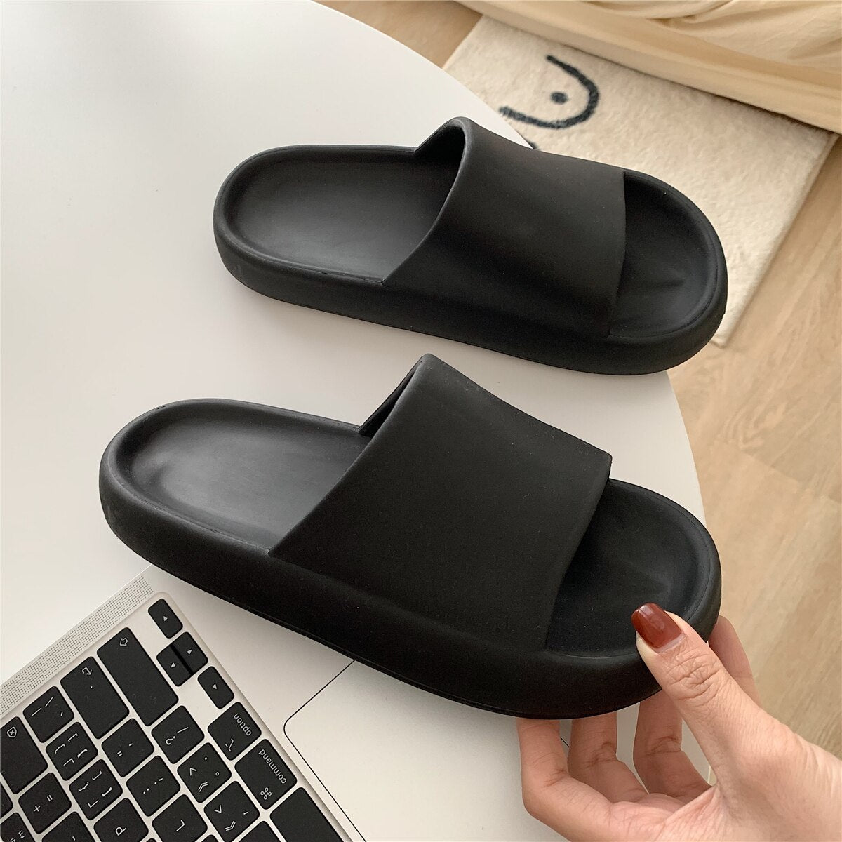 New Couples Stylish Adult Sandals Slip-Proof