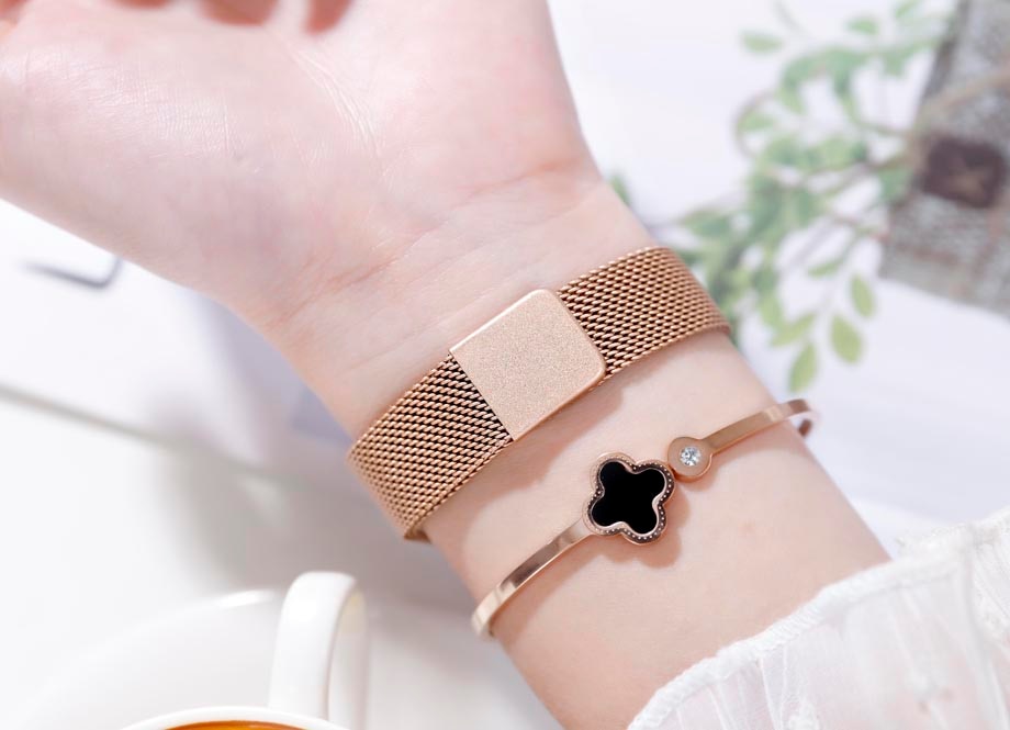 Starry Sky Women Watch Fashion Elegant Magnet